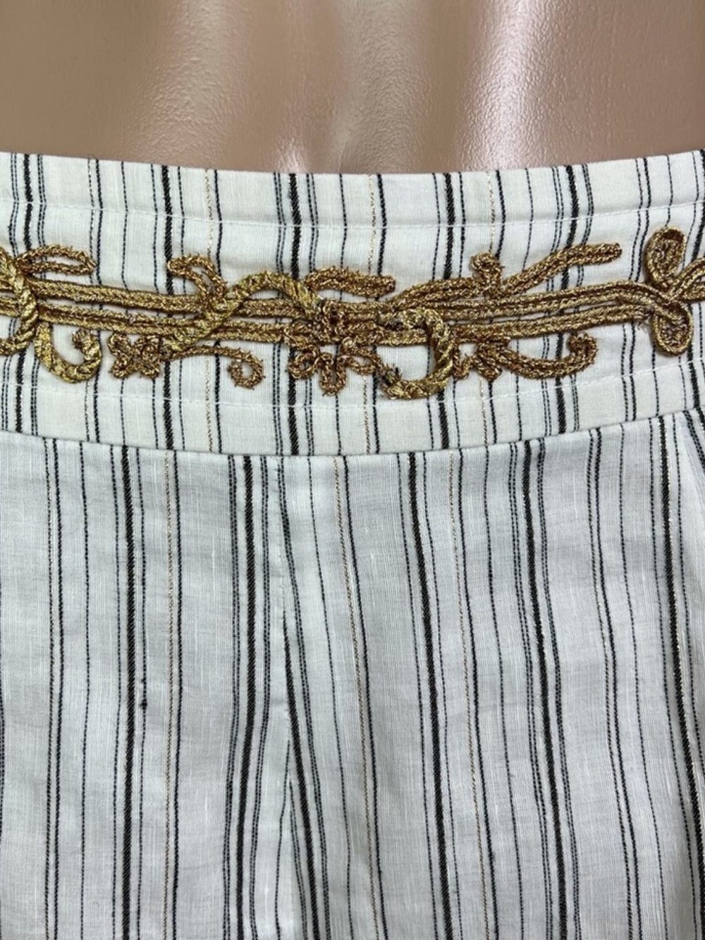 DUNDAS WHITE STRIPED LINEN BLEND SHORTS - Picture 3 of 9